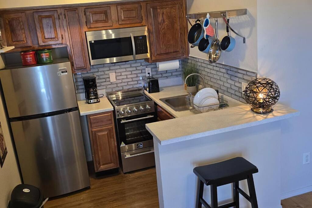 Cozy Updated Cove Of Heaven, 5Mins To Lake Hefner! Oklahoma City Eksteriør bilde