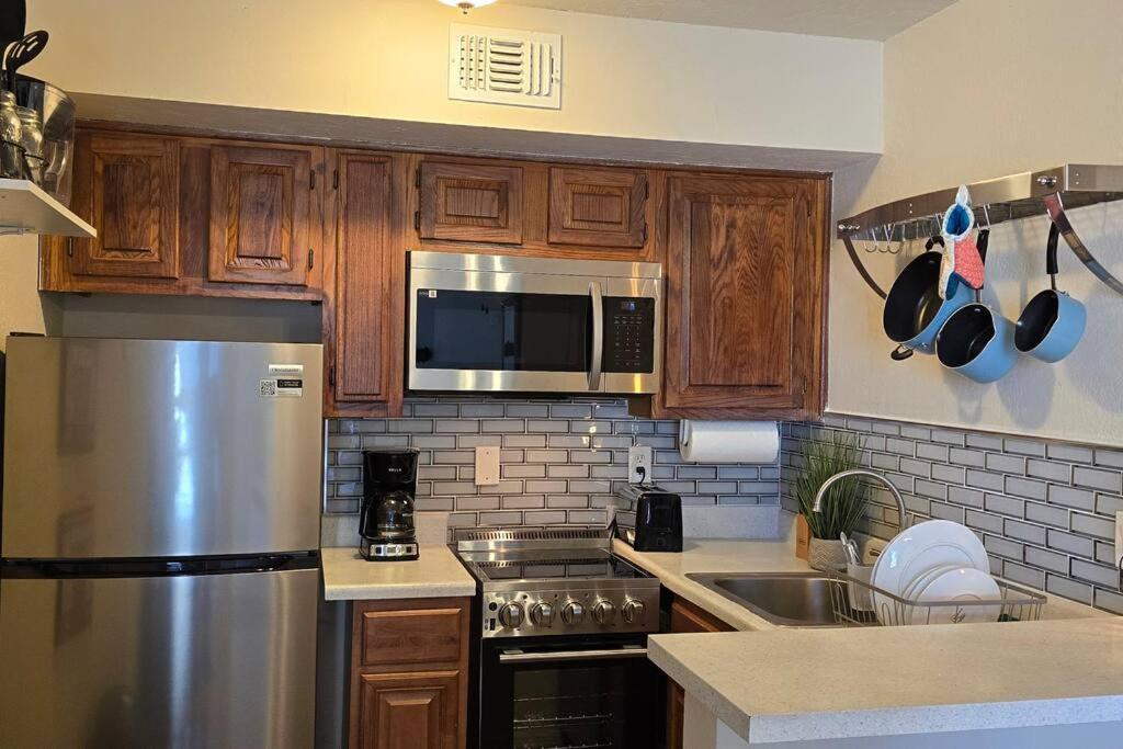 Cozy Updated Cove Of Heaven, 5Mins To Lake Hefner! Oklahoma City Eksteriør bilde