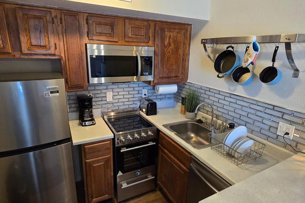 Cozy Updated Cove Of Heaven, 5Mins To Lake Hefner! Oklahoma City Eksteriør bilde